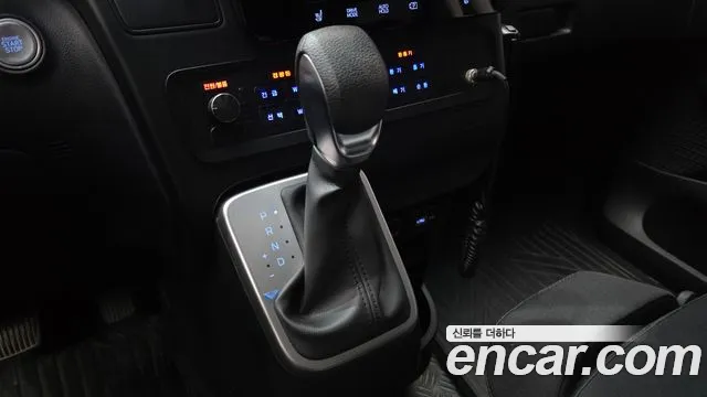 Hyundai Staria 2022 thumb 9