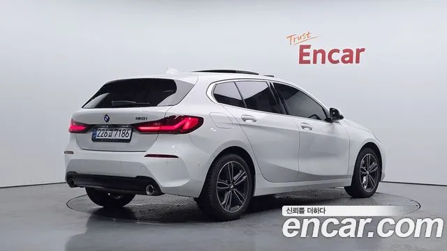 BMW 1 серии 2022 thumb 2