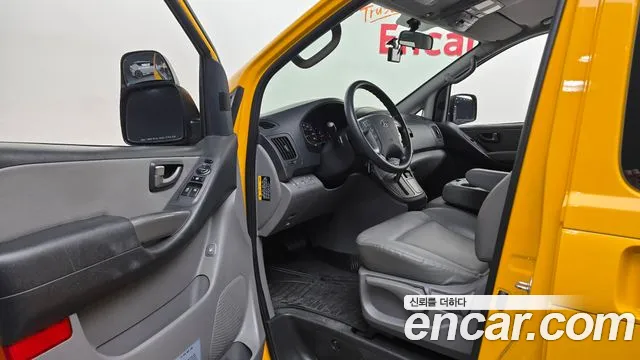 Hyundai Starex 2018 thumb 10
