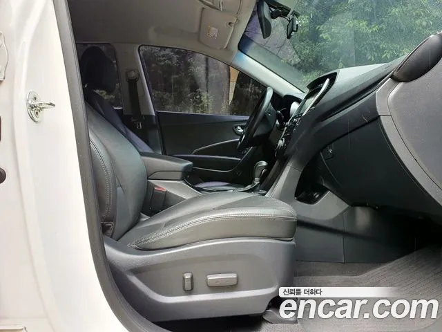 Hyundai Santa Fe 2016 thumb 6
