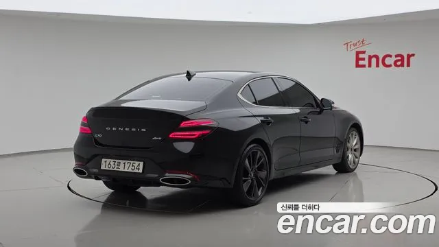 Genesis G70 2023 thumb 2