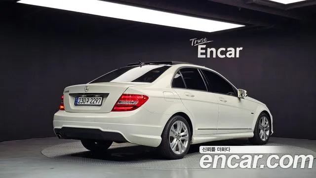 Mercedes-Benz C-Класс 2012 thumb 2