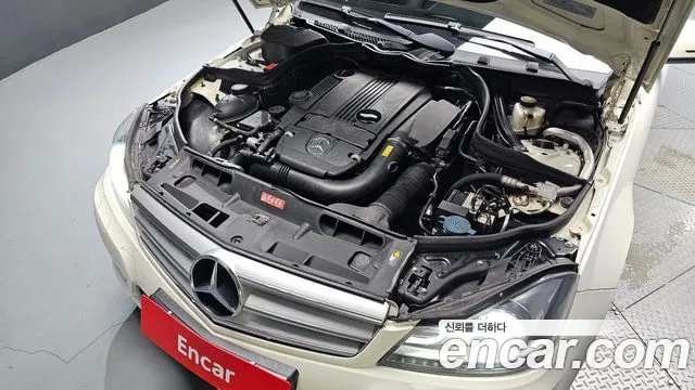 Mercedes-Benz C-Класс 2012 thumb 6