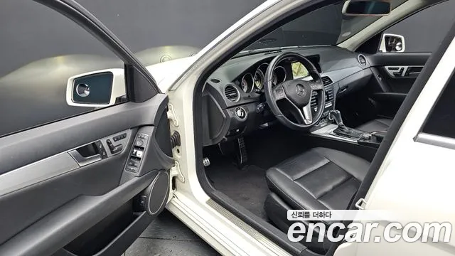 Mercedes-Benz C-Класс 2012 thumb 10