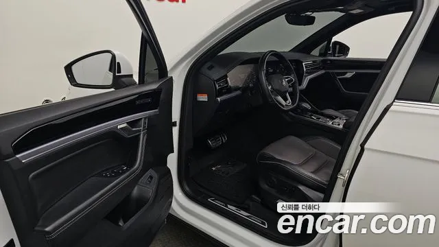 Volkswagen Touareg 2020 thumb 9