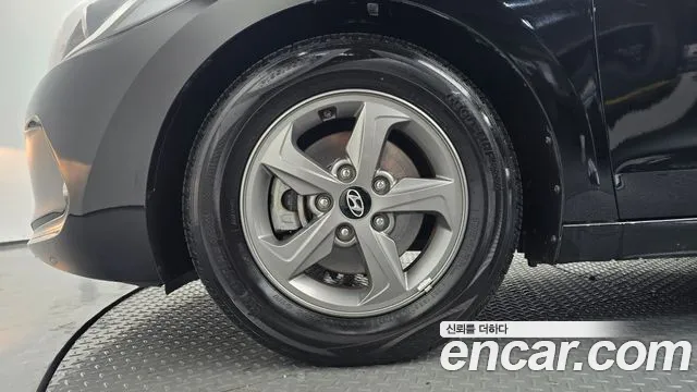 Hyundai Avante 2015 thumb 4