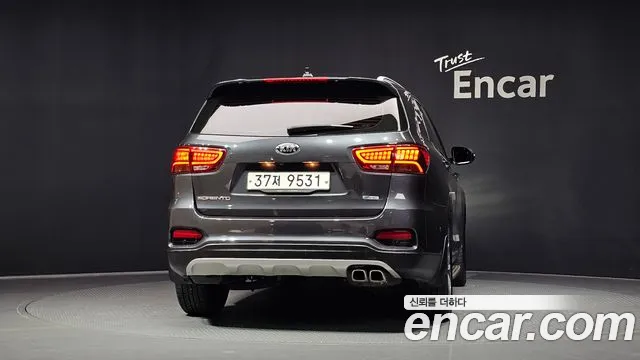 Kia Sorento 2018 thumb 4