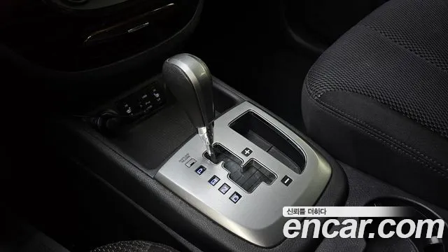 Hyundai Санта Фе 2011 thumb 9