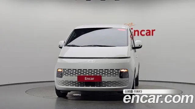 Hyundai Staria 2025 thumb 2