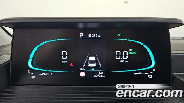 Hyundai Staria 2025 thumb 7