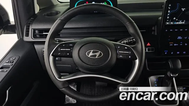 Hyundai Staria 2025 thumb 12