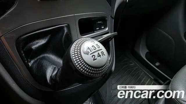 Hyundai Starex 2015 thumb 9