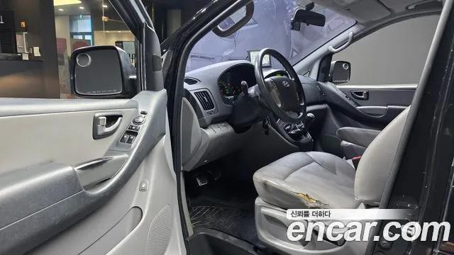 Hyundai Starex 2015 thumb 10