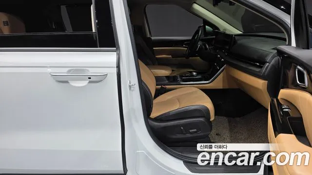 Kia Carnival 2022 thumb 11