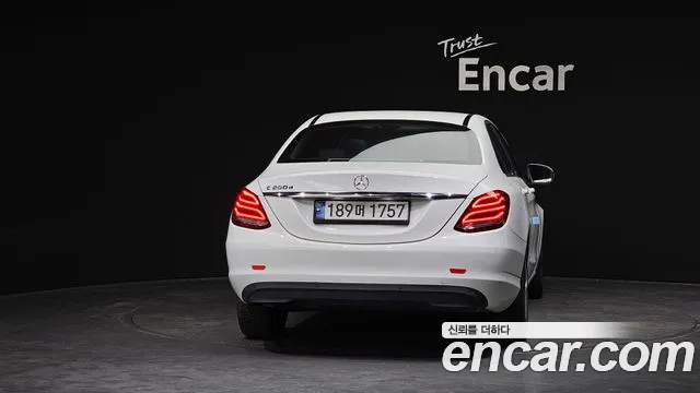 Mercedes-Benz C-Класс 2018 thumb 4