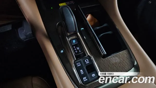 Toyota Alphard 2025 thumb 9