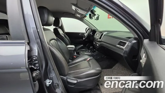KG_Mobility_Ssangyong Rexton 2018 thumb 9