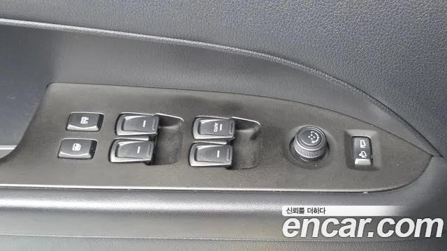 KG_Mobility_Ssangyong Rexton 2018 thumb 10