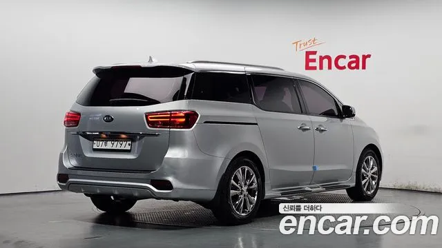 Kia Carnival 2019 thumb 2