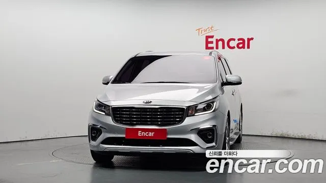 Kia Carnival 2019 thumb 3