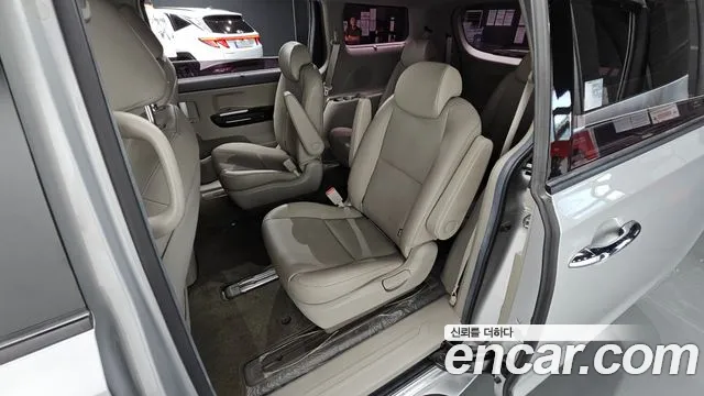 Kia Carnival 2019 thumb 12