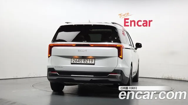Kia Carnival 2024 thumb 4