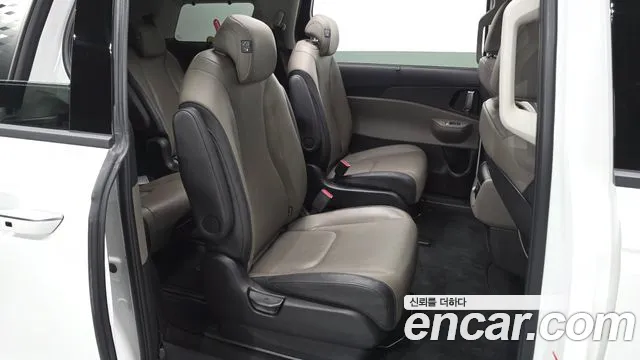 Kia Carnival 2024 thumb 12