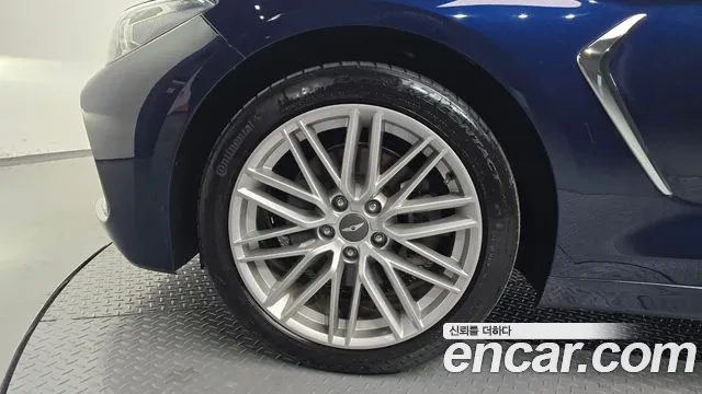 Genesis G70 2018 thumb 5