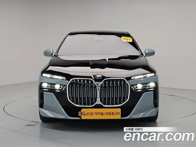BMW 7 серии 2023 thumb 11