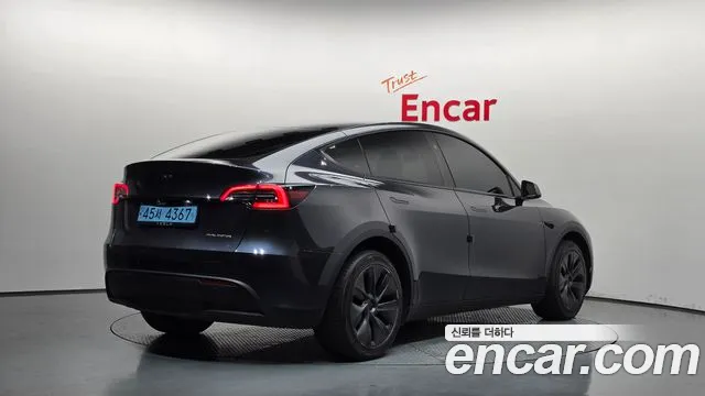 Tesla Model Y 2024 thumb 2