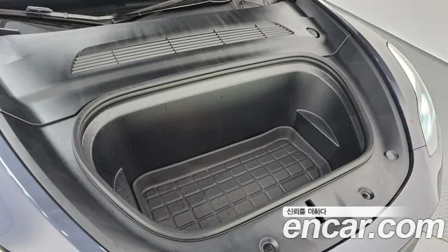 Tesla Model Y 2024 thumb 6