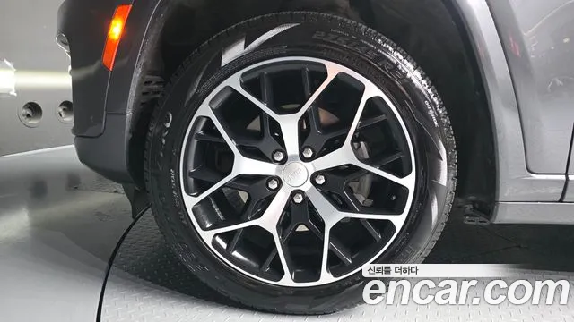 Jeep Grand Cherokee 2023 thumb 5