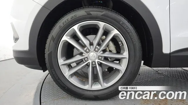 Hyundai Santa Fe 2015 thumb 5