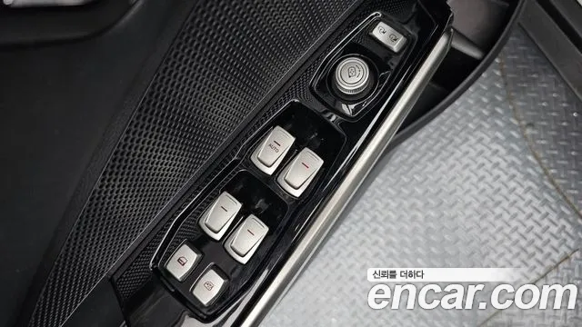 KG_Mobility_Ssangyong TIBOLI 2016 thumb 12