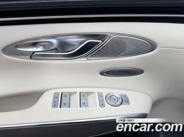 Genesis GV70 2022 thumb 8