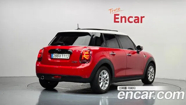 Mini Cooper 2020 thumb 2