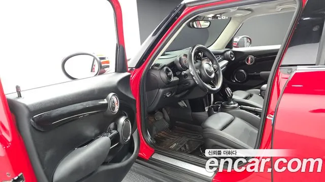 Mini Cooper 2020 thumb 10