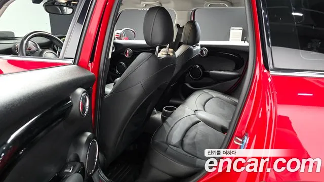 Mini Cooper 2020 thumb 11