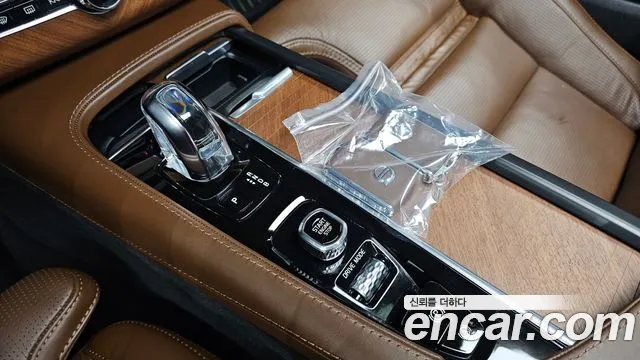 Volvo XC90 2019 thumb 8