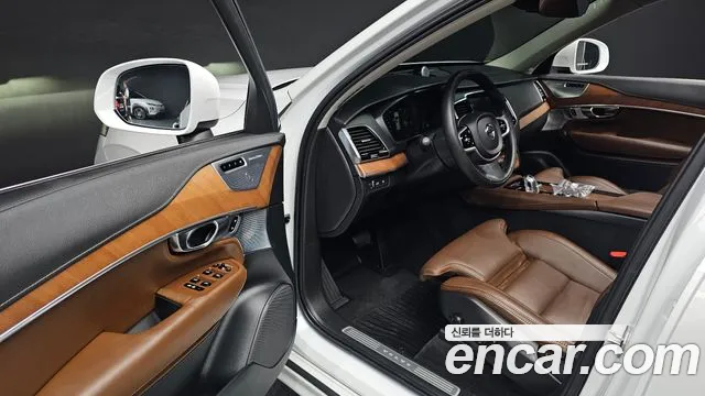 Volvo XC90 2019 thumb 9