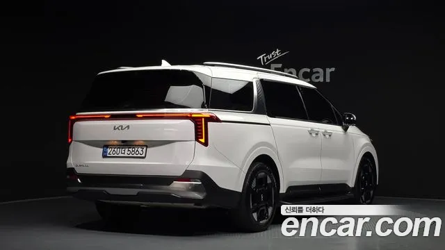 Kia Carnival 2024 thumb 2