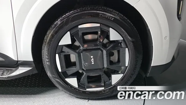 Kia Carnival 2024 thumb 5