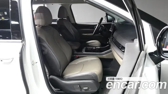 Kia Carnival 2024 thumb 11
