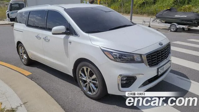 Kia Carnival 2019 thumb 2
