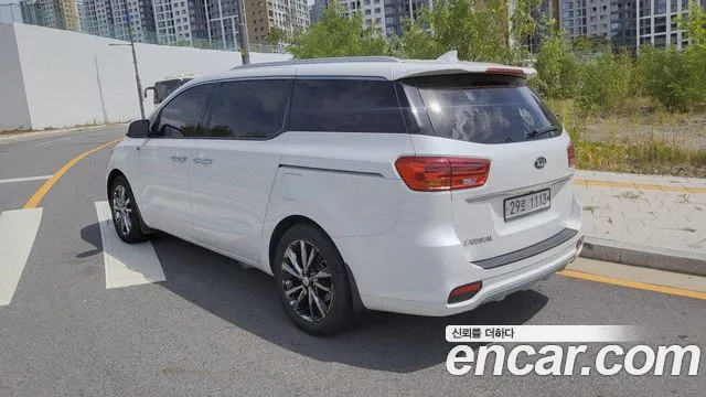 Kia Carnival 2019 thumb 4