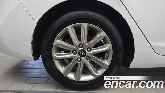 Hyundai Avante 2015 thumb 5
