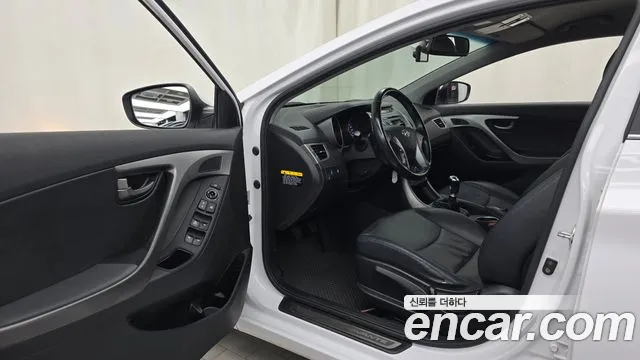 Hyundai Avante 2015 thumb 10