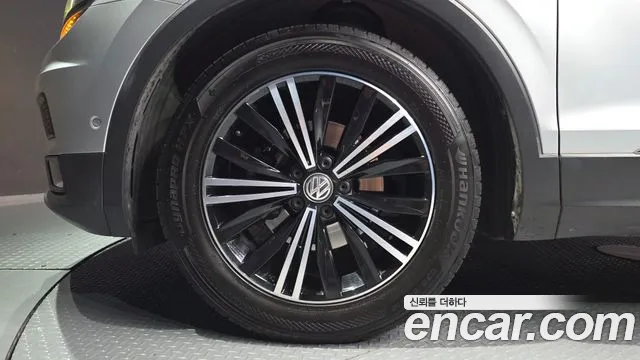Volkswagen Tiguan 2020 thumb 5