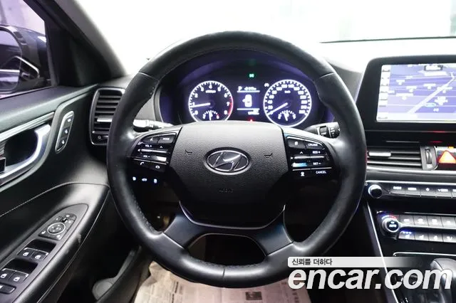 Hyundai Grandeur 2017 thumb 10
