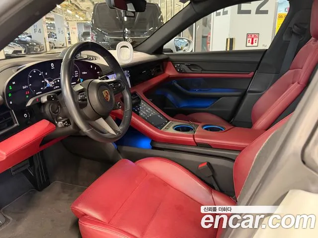 Porsche Taycan 2021 thumb 7